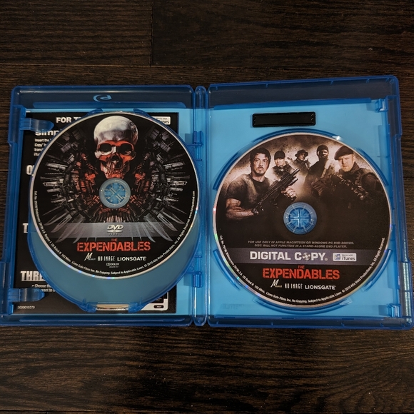 LIKE NEW Expendables Blu-Ray movie - Picture 7 of 9